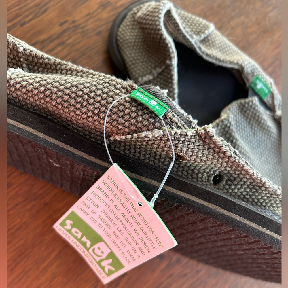 Sanuk Textured Brown Tweed Vagabond Slip-Ons, 6. Happy U tread Black sole.